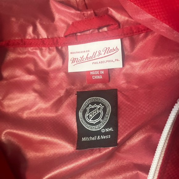 NHL Chicago Blackhawks Home Team Windbreaker - Picture 7 of 10